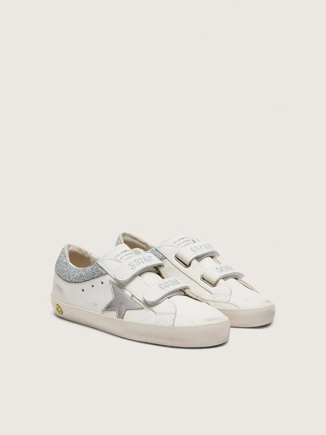 Buty Young Old School z białej skóry z metaliczną srebrną skórzaną gwiazdą i srebrnymi kryształowymi wstawkami