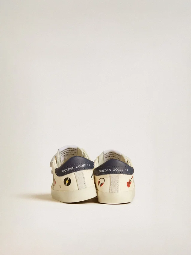 Buty przedszkolne z nappa ze wzorem muzycznym i białą zamszową gwiazdką