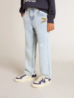 Chłopięce dżinsy z jasnego denimu