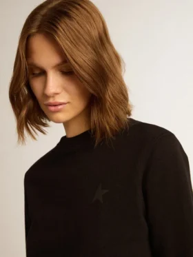 Czarna bluza z kolekcji Athena Star Collection z gwiazdą w tym samym odcieniu z przodu