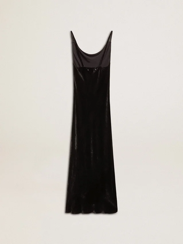 Czarna damska sukienka typu slip dress z efektem aksamitu