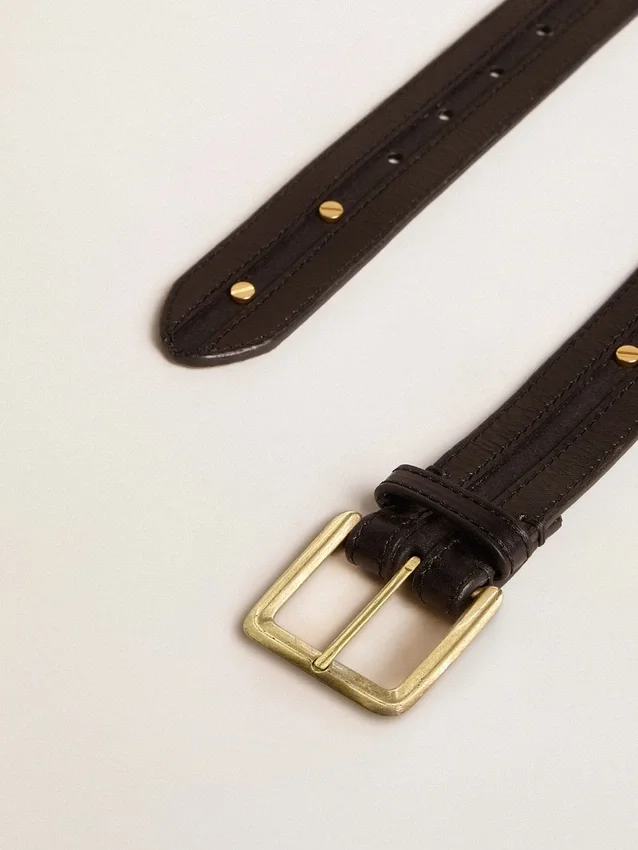 Czarny pasek damski z postarzanej skóry ze złotymi ćwiekami