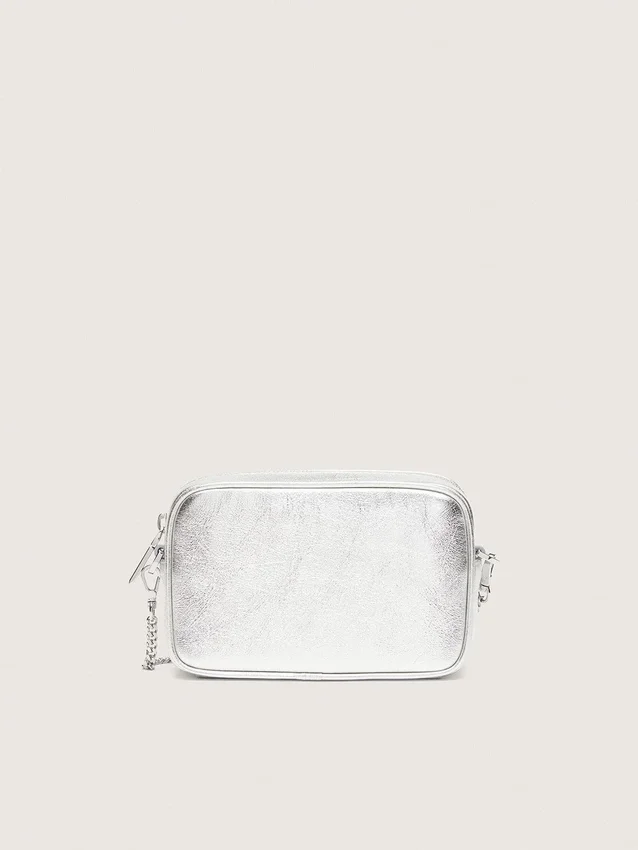 Damowa Star Bag w wersji mini z laminowanej skóry w kolorze srebrnym z gwiazdą w tym samym odcieniu