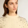 Damska krótka bluza w stylu „worn-white” z ozdobnymi kryształkami