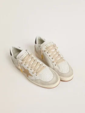 Damskie buty Ball Star LTD z beżową gwiazdą i czarną naszywką na pięcie
