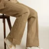 Damskie buty Ball Star LTD z beżową gwiazdą i czarną naszywką na pięcie
