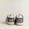 Damskie buty Ball Star LTD z jasnoniebieskiego zamszu z mlecznobiałą skórzaną gwiazdą i naszywką na pięcie