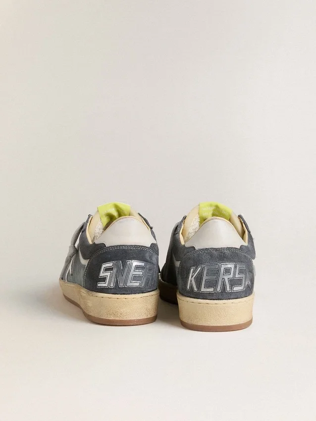 Damskie buty Ball Star LTD z jasnoniebieskiego zamszu z mlecznobiałą skórzaną gwiazdą i naszywką na pięcie