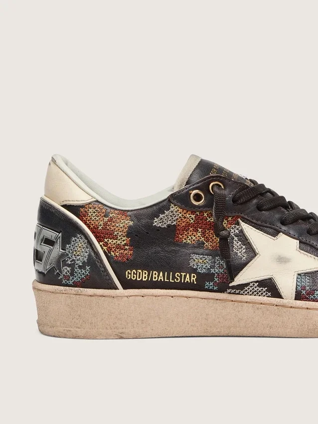 Damskie buty Ball Star LTD z nappy w kolorze hebanowym z wielobarwnym haftem i białą gwiazdą