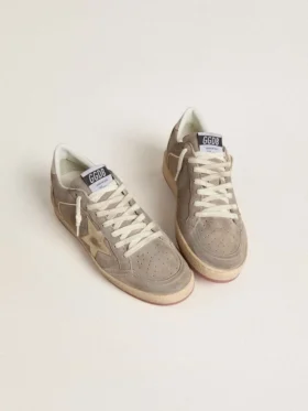 Damskie buty Ball Star z beżowego zamszu ze złotą metaliczną skórzaną gwiazdą i napisem z koralików