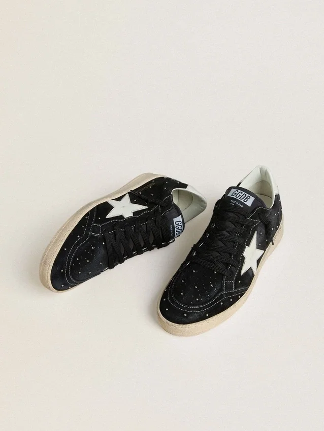 Damskie buty Ball Star z czarnego zamszu z ćwiekami i białą skórzaną gwiazdką