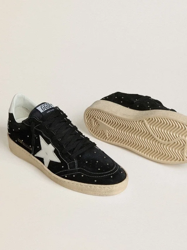 Damskie buty Ball Star z czarnego zamszu z ćwiekami i białą skórzaną gwiazdką