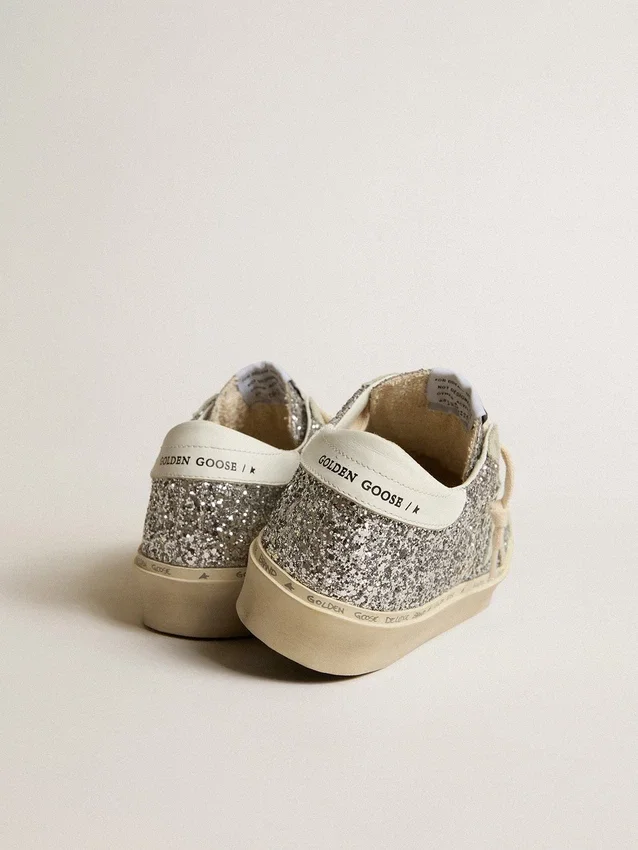 Damskie buty Hi Star w srebrnym brokacie z zamszową gwiazdą i białą wstawką na pięcie