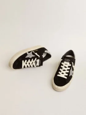 Damskie buty Hi Star z czarnego zamszu ze srebrną gwiazdą z brokatem