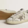 Damskie buty Super-Star LTD z beżową zamszową gwiazdą, beżową naszywką na pięcie i kwiatowym haftem