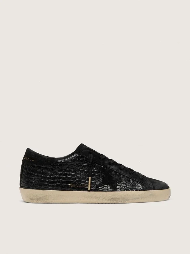Damskie buty Super-Star LTD z czarnej skóry z nadrukiem imitującym skórę krokodyla, z czarną zamszową gwiazdką i zamszową wstawką na pięcie