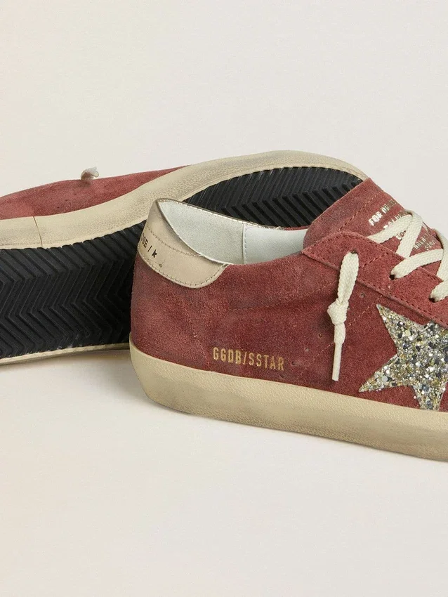 Damskie buty Super-Star LTD z czerwonego zamszu ze srebrną gwiazdką z brokatem i laminowaną skórzaną wstawką na pięcie