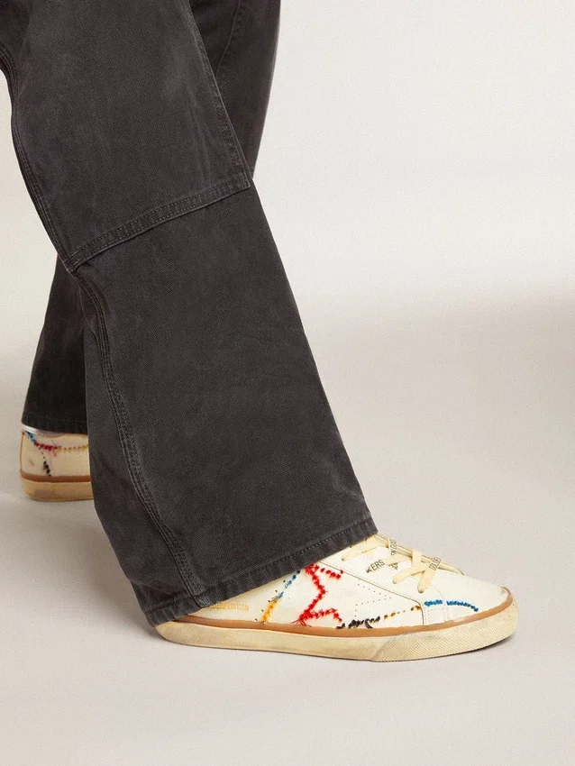 Damskie buty Super-Star LTD z perforowaną gwiazdą i metaliczną skórzaną wstawką na pięcie