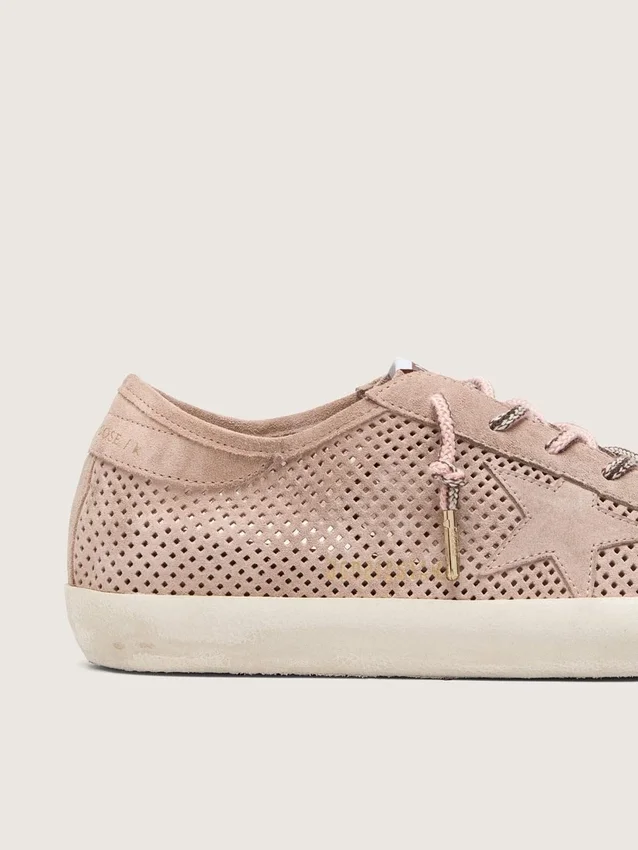 Damskie buty Super-Star LTD z perforowanego zamszu w kolorze pudrowego różu z gwiazdą w tym samym odcieniu