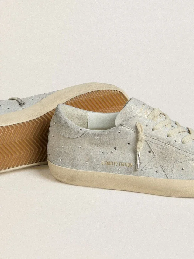 Damskie buty Super-Star LTD z platynowego zamszu i kryształów Swarovskiego z platynową zamszową gwiazdą