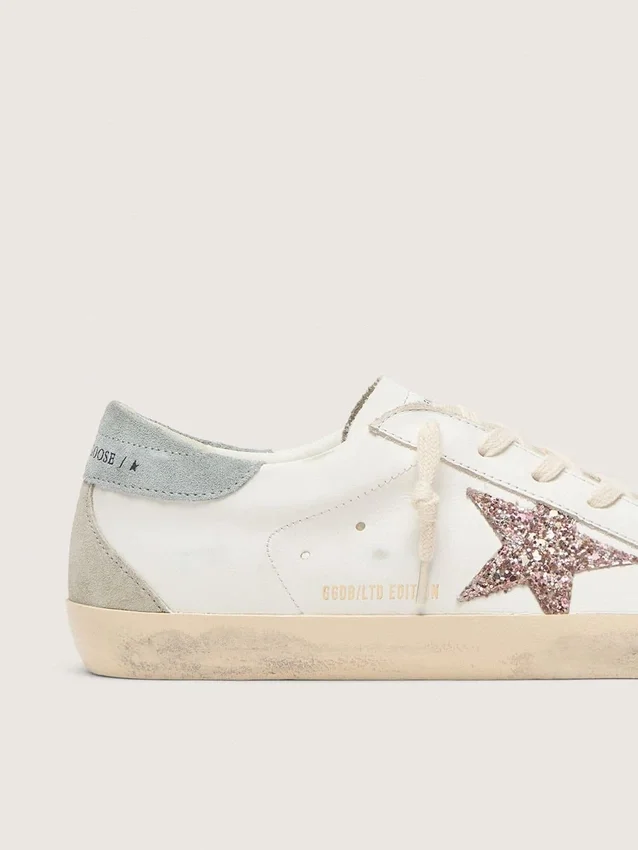 Damskie buty Super-Star LTD z wielobarwną, brokatową gwiazdą i zamszową wstawką na pięcie