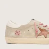 Damskie buty Super-Star LTD z zamszu w kolorze perłowym z ceglastoczerwoną gwiazdą i haftem