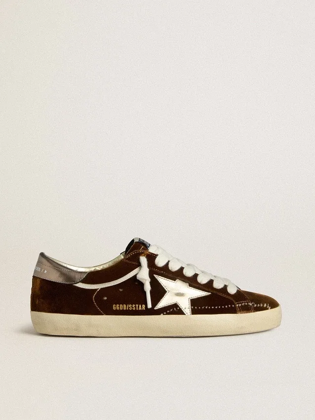 Damskie buty Super-Star z aksamitu w kolorze koniaku z metaliczną skórzaną gwiazdką i naszywką na obcasie