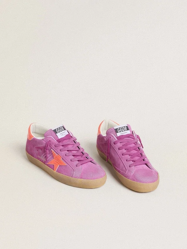 Damskie buty Super-Star z fuksjowego zamszu z gwiazdą i paskiem na pięcie z laminowanej skóry w kolorze fluorescencyjnej pomarańczy