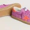 Damskie buty Super-Star z fuksjowego zamszu z gwiazdą i paskiem na pięcie z laminowanej skóry w kolorze fluorescencyjnej pomarańczy