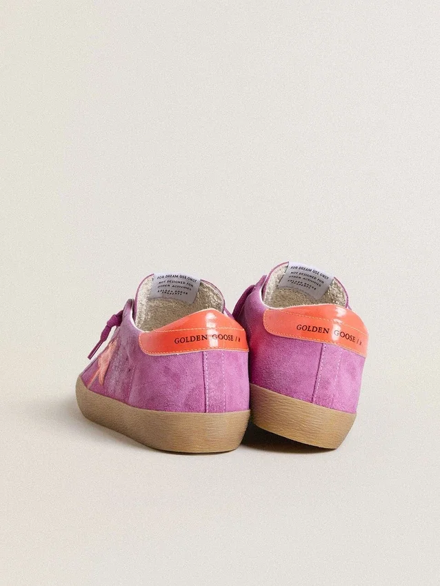 Damskie buty Super-Star z fuksjowego zamszu z gwiazdą i paskiem na pięcie z laminowanej skóry w kolorze fluorescencyjnej pomarańczy