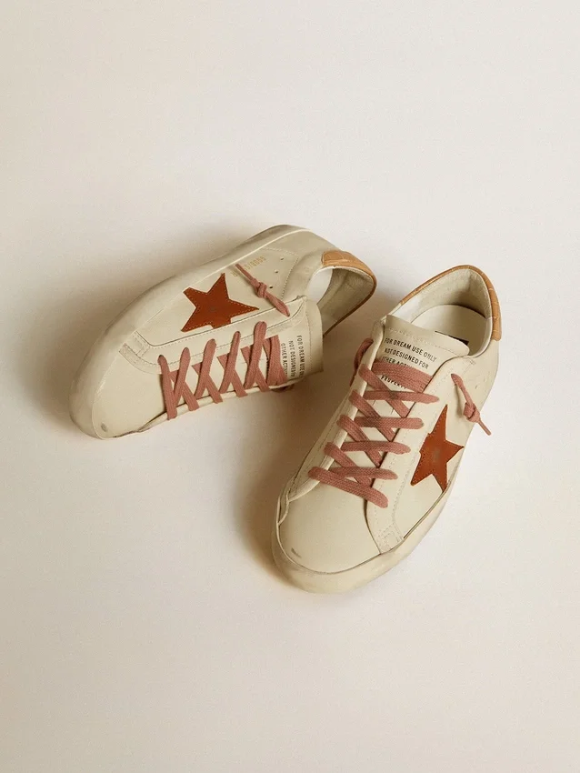 Damskie buty Super-Star z skórzaną gwiazdką i skórzaną wstawką na obcasie z nadrukiem imitującym skórę krokodyla