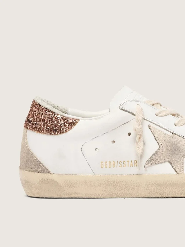 Damskie buty Super-Star z zamszową gwiazdką i brzoskwiniowo-różową błyszczącą wstawką na obcasie