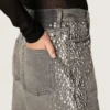 Dżinsy damskie typu boyfriend z szarego denimu z srebrnymi ćwiekami z efektem gradientu