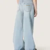 Dziewczynkowe dżinsy typu bootcut w kolorze jasnoniebieskim z haftowanym logo