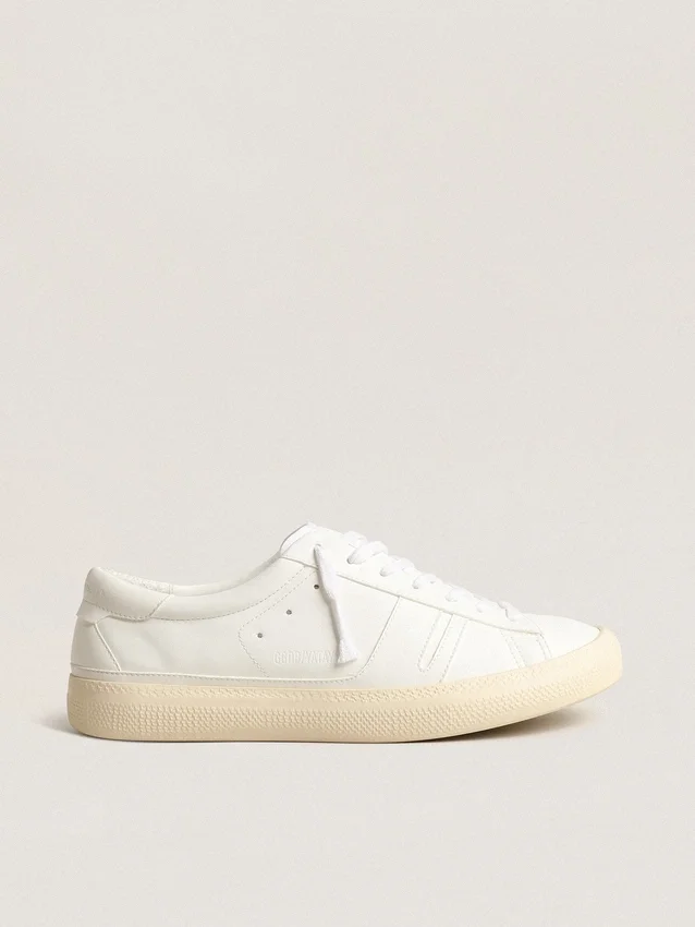Ekologiczne sneakersy Yatay Model 1B z białą cholewką na bazie surowców biologicznych i białym logo Y
