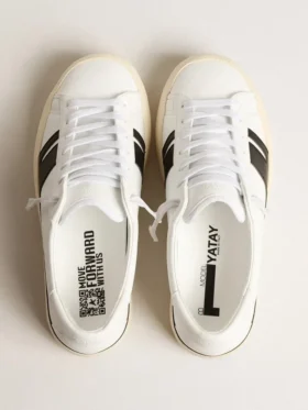 Ekologiczne sneakersy Yatay Model 1B z białą cholewką na bazie surowców biologicznych i czarnym Y