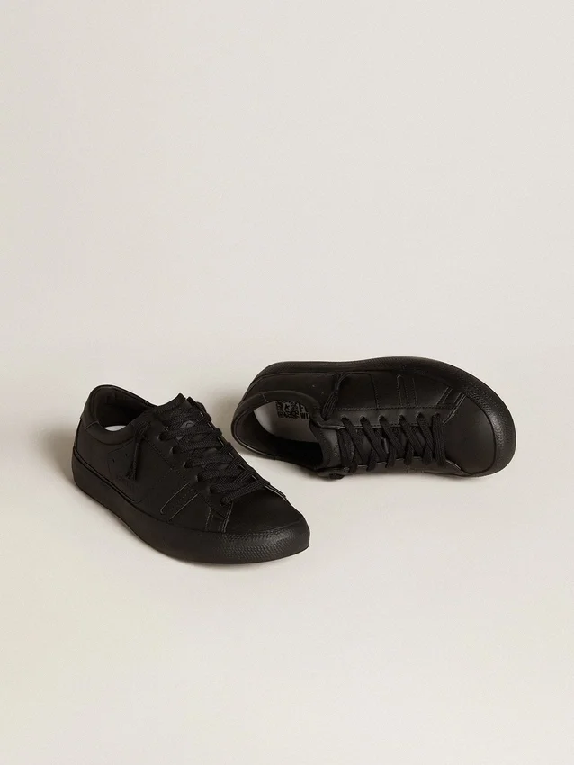 Ekologiczne sneakersy Yatay Model 1B z cholewką na bazie materiałów pochodzenia biologicznego i czarnym Y