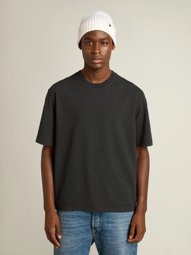 Koszulka w kolorze wypranej czerni z odwróconym logo na plecach – Jersey Capsule