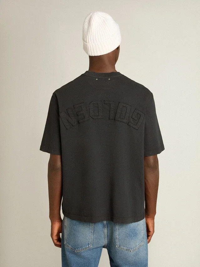 Koszulka w kolorze wypranej czerni z odwróconym logo na plecach – Jersey Capsule