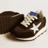 Młode buty Marathon z czarnego nylonu z nadrukowaną gwiazdą i skórzaną wstawką na pięcie