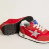 Młode buty Marathon z czerwonego nylonu z nadrukowaną gwiazdą i skórzaną wstawką na pięcie