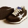Młodzieżowe buty Marathon z czarnego nylonu z nadrukowaną gwiazdą i skórzaną wstawką na pięcie