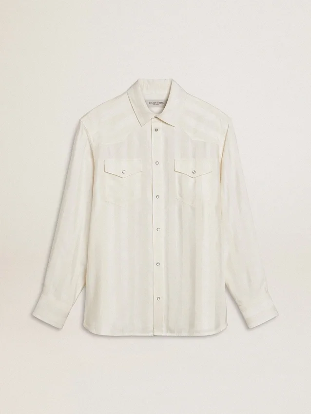 Męska koszula oversize w stylu „worn-white” z pionowymi paskami
