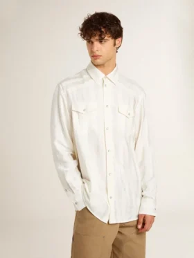 Męska koszula oversize w stylu „worn-white” z pionowymi paskami