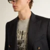 Męska koszulka w stylu vintage w kolorze szarym z nadrukiem z przodu