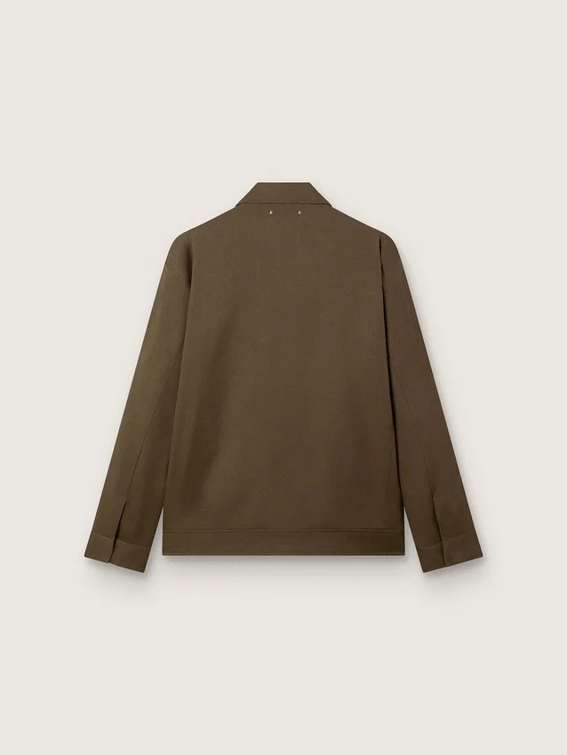 Męska kurtka typu coach z wełnianej gabardyny z haftem