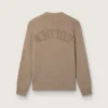 Męski sweter z jasnoszarej bawełny organicznej z haftowanym logo