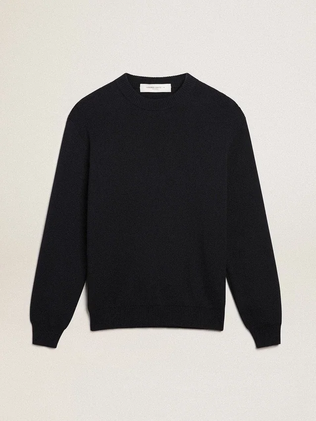 Męski sweter z okrągłym dekoltem z ciemnoniebieskiej bawełny z logo