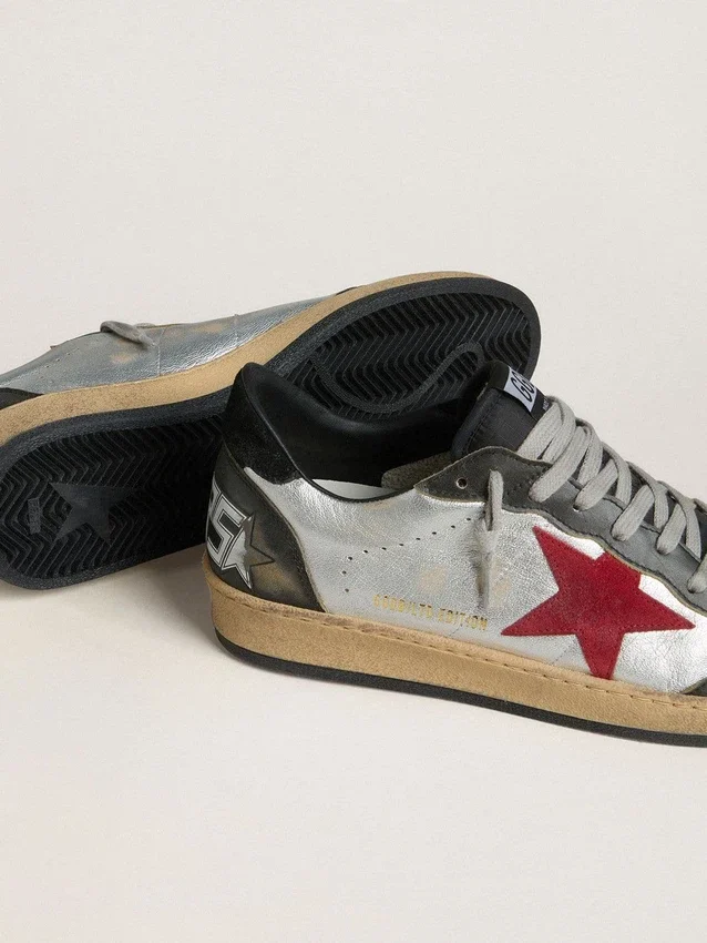 Męskie buty Ball Star LTD z laminowanej skóry w kolorze srebrnym z czerwoną zamszową gwiazdą i czarnymi wstawkami