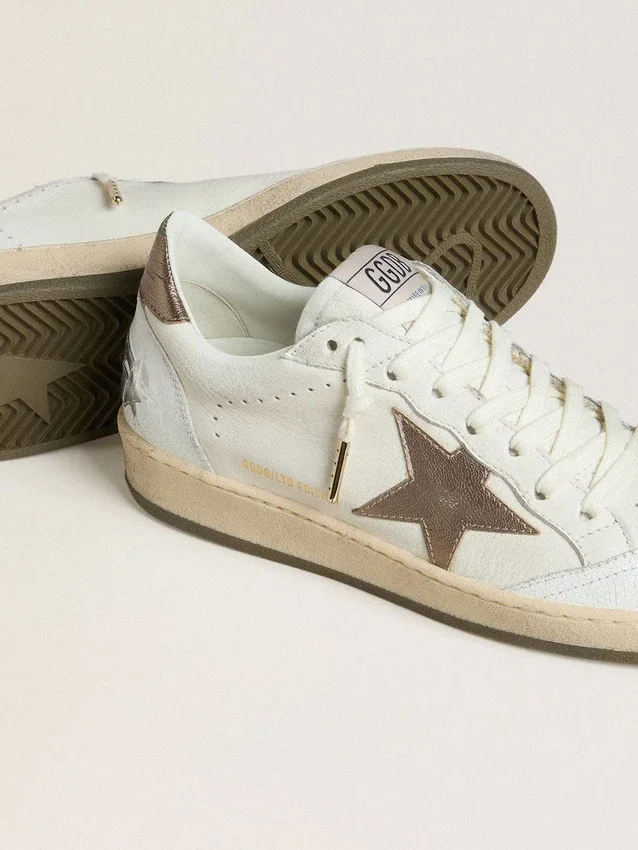 Męskie buty Ball Star z białej skóry nappa z brązową gwiazdą i naszywką na pięcie z laminowanej skóry
